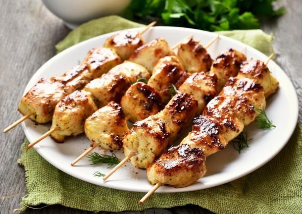 Шашлычок из свинины на шпажке