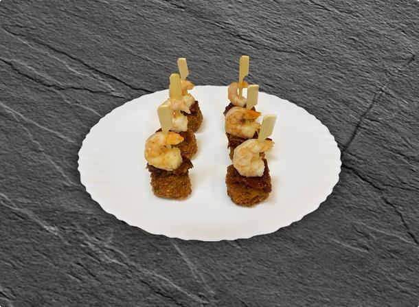 Канапе из креветки и жареного сыра