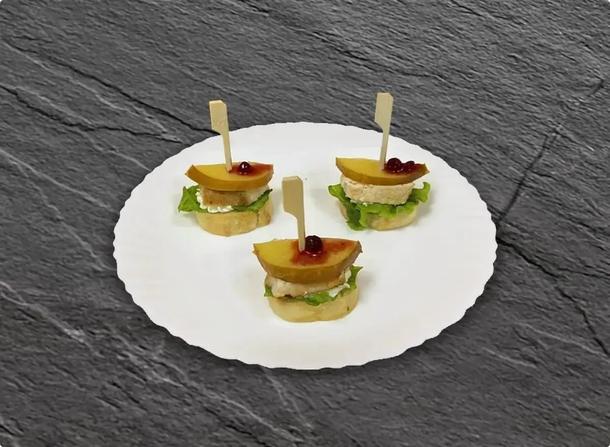 Канапе с курочкой и печеной грушей Канапе с курочкой и печеной грушей