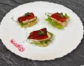 Кростини с курочкой гриль и болгарским перцем
