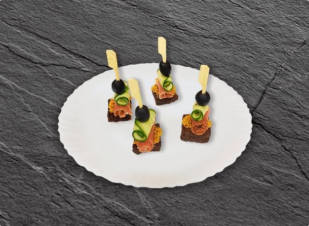 Канапе из пармской ветчины