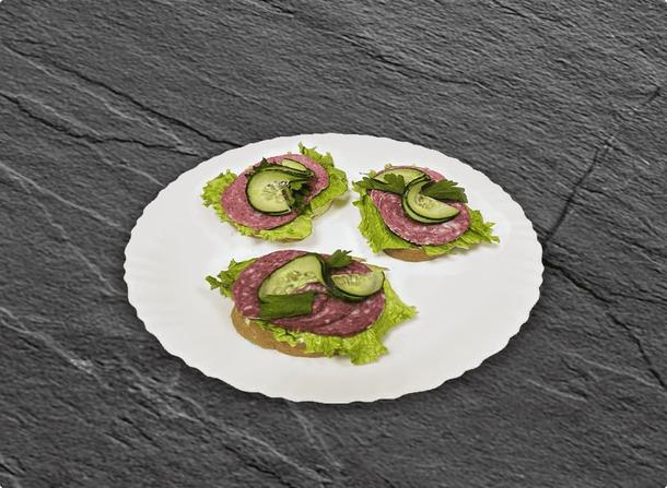 Бутерброд с сервелатом