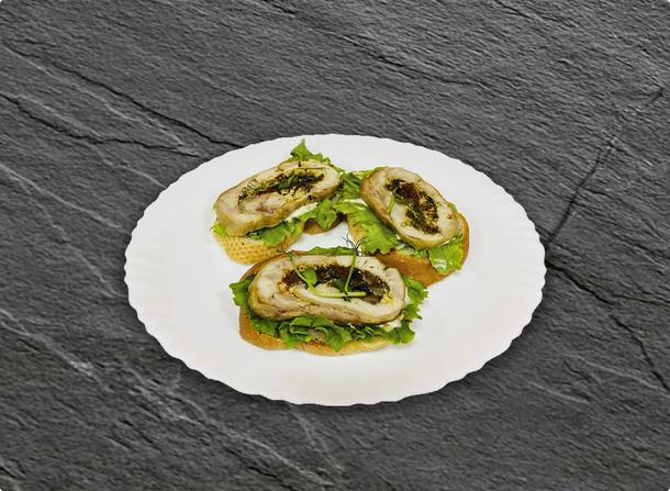 Брускетта с галантином из курочки