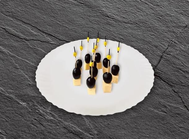 Канапе сыр- виноград Канапе сыр- виноград