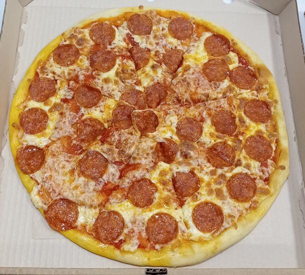 Пицца "Пепперони" 40 см