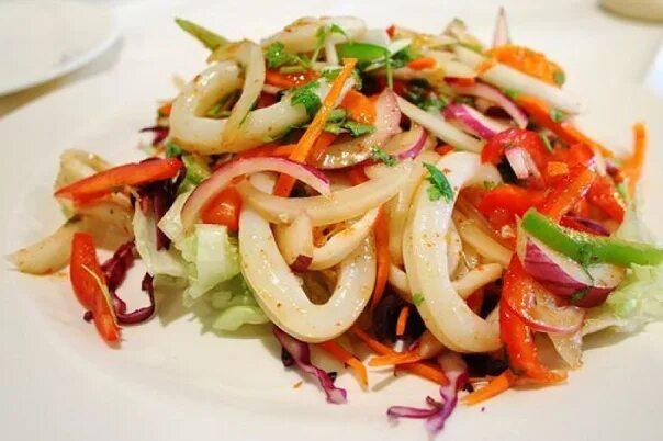Салат с кальмаром