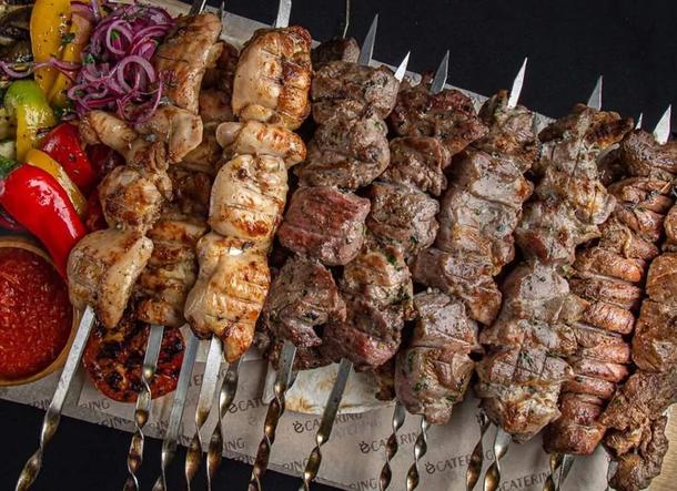 Шашлык из цыпленка и соусом BBQ Шашлык из цыпленка и соусом BBQ