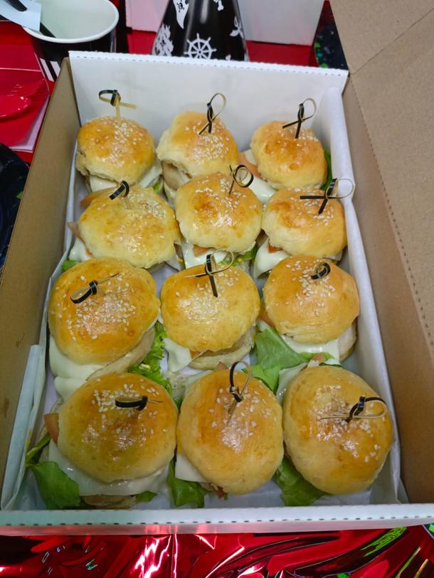 Мини бургер с курицей