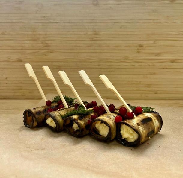 Рулетики из баклажанов с сыром