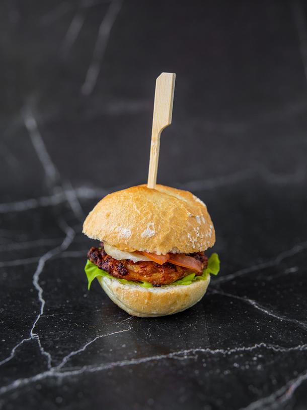 Мини бургер со свининой Мини бургер со свининой