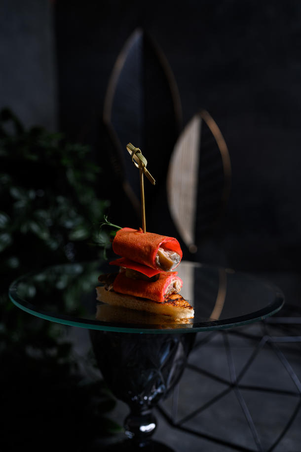 Красный блинчик с грибным жульеном