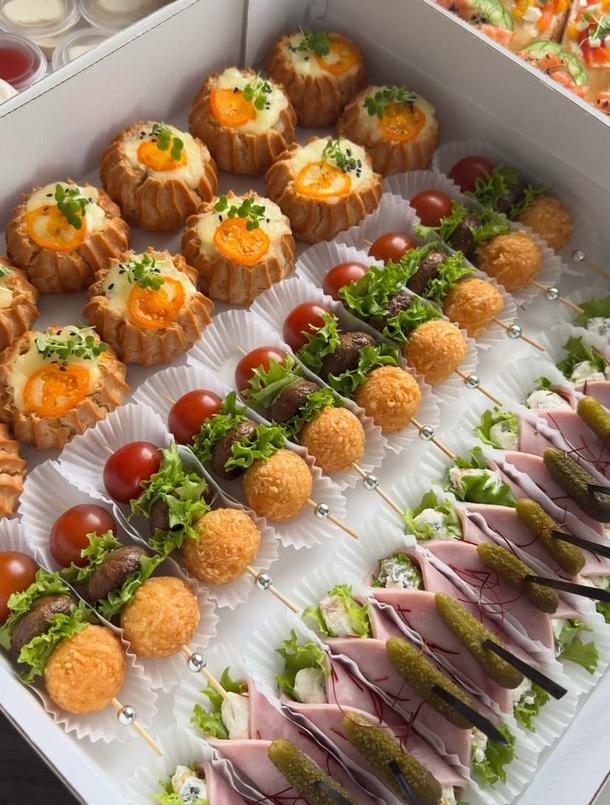 Бокс из трёх видов закусок