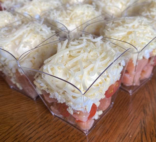 Фуршетный салат с красной рыбой Фуршетный салат с красной рыбой