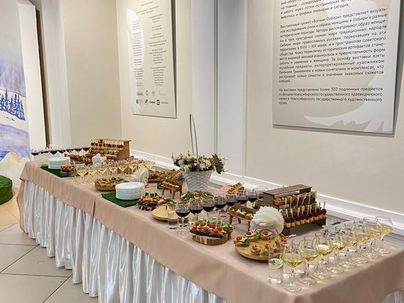 Доставка блюд и напитков на 30 персон в Новосибирске