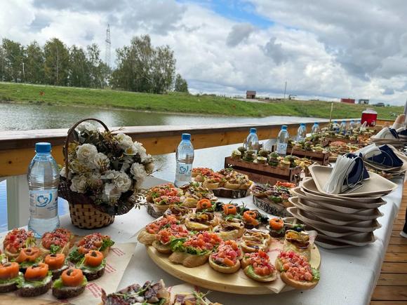 Ассорти закусок на 12-14 человек в Новосибирске