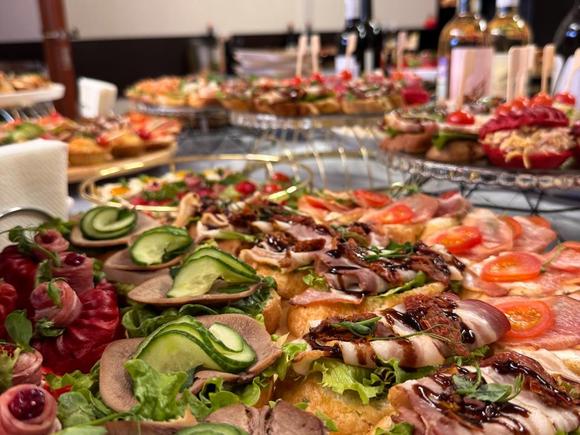 Фуршет на 35 персон в Новосибирске