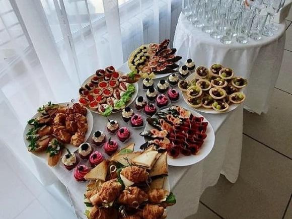 Изысканный сет из холодных закусок и десертов на 45-50 персон в Новосибирске