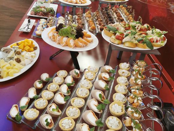 Доставка блюд и напитков на 150 персон в Новосибирске