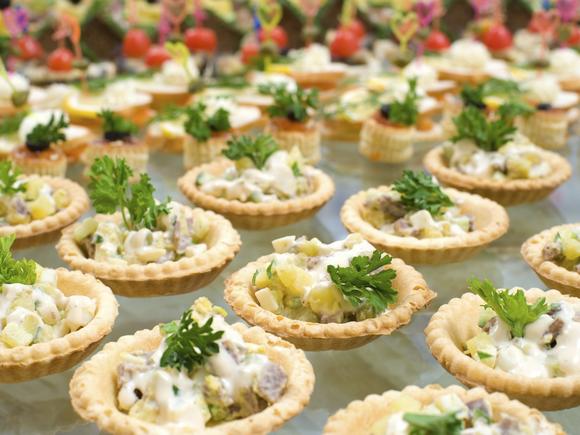 Недорогой фуршетный сет на 10 персон в Новосибирске