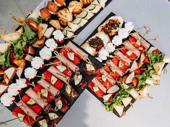 Сет брускетт и канапе на 30 персон в Новосибирске