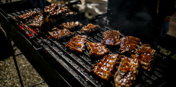 Барбекю / шашлыки, салат бар, бейгл / на 20-30 персон