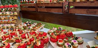 Доставка блюд и напитков на 35 персон