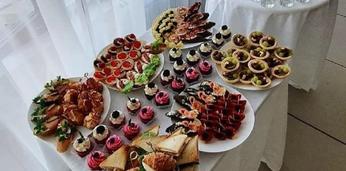 Изысканный сет из холодных закусок и десертов на 45-50 персон