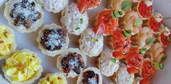 Ассорти закусок и канапе на 15-20 персон