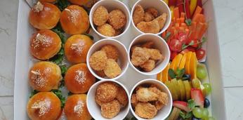 Гастробокс детский "Kinder party" на 7-10 персон